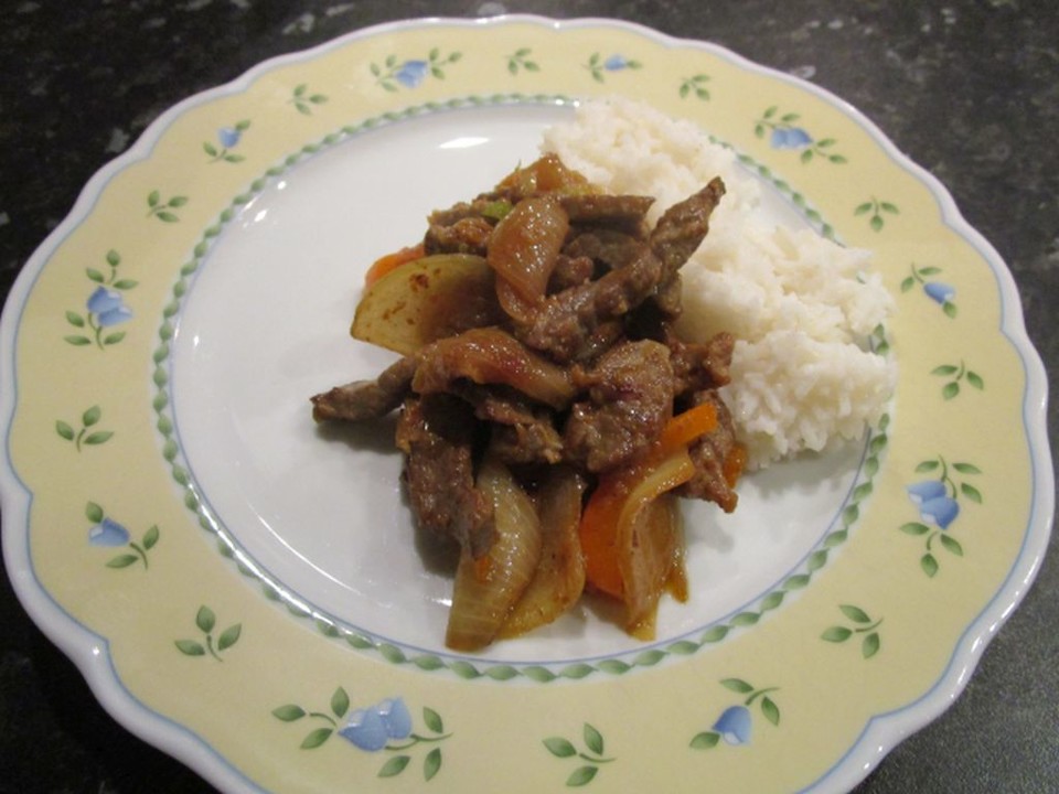 Chinesisches Rindfleisch mit Zwiebeln und Paprika von Koelkast ...