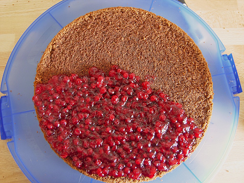 Schokoladen- Preiselbeer Torte von blubb-blubb | Chefkoch.de