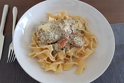 Mozzarella - Hähnchen in Basilikum - Sahnesauce 26