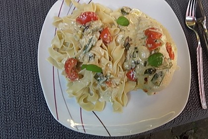 Mozzarella - Hähnchen in Basilikum - Sahnesauce 227