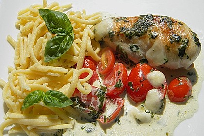 Mozzarella - Hähnchen in Basilikum - Sahnesauce 19