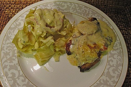 Mozzarella - Hähnchen in Basilikum - Sahnesauce 284