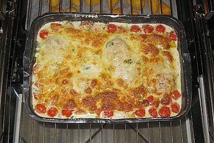Mozzarella - Hähnchen in Basilikum - Sahnesauce 235