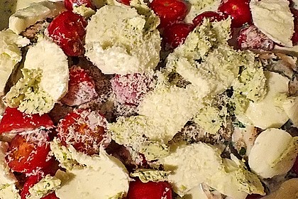 Mozzarella - Hähnchen in Basilikum - Sahnesauce 264