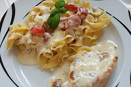 Mozzarella - Hähnchen in Basilikum - Sahnesauce 12