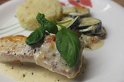Mozzarella - Hähnchen in Basilikum - Sahnesauce 137