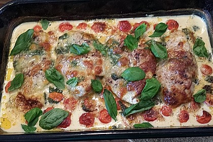 Mozzarella - Hähnchen in Basilikum - Sahnesauce 161