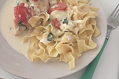 Mozzarella - Hähnchen in Basilikum - Sahnesauce 98