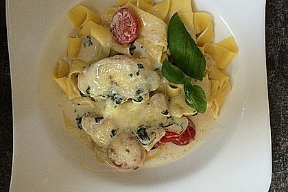 Mozzarella - Hähnchen in Basilikum - Sahnesauce 105