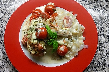 Mozzarella - Hähnchen in Basilikum - Sahnesauce 103
