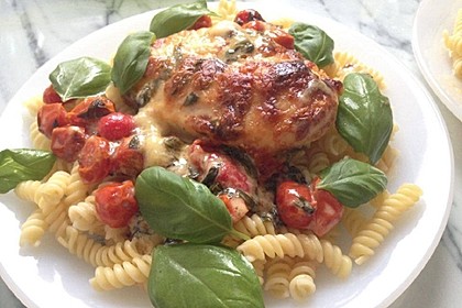 Mozzarella - Hähnchen in Basilikum - Sahnesauce 64