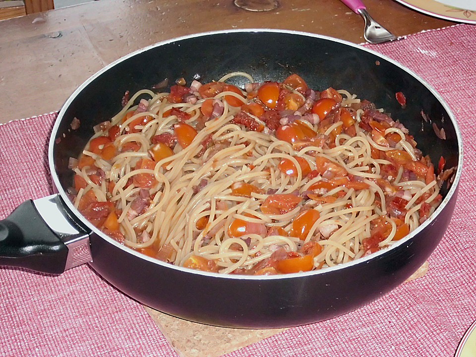 Nudeln mit Speck und getrockneten Tomaten von twaddle | Chefkoch.de