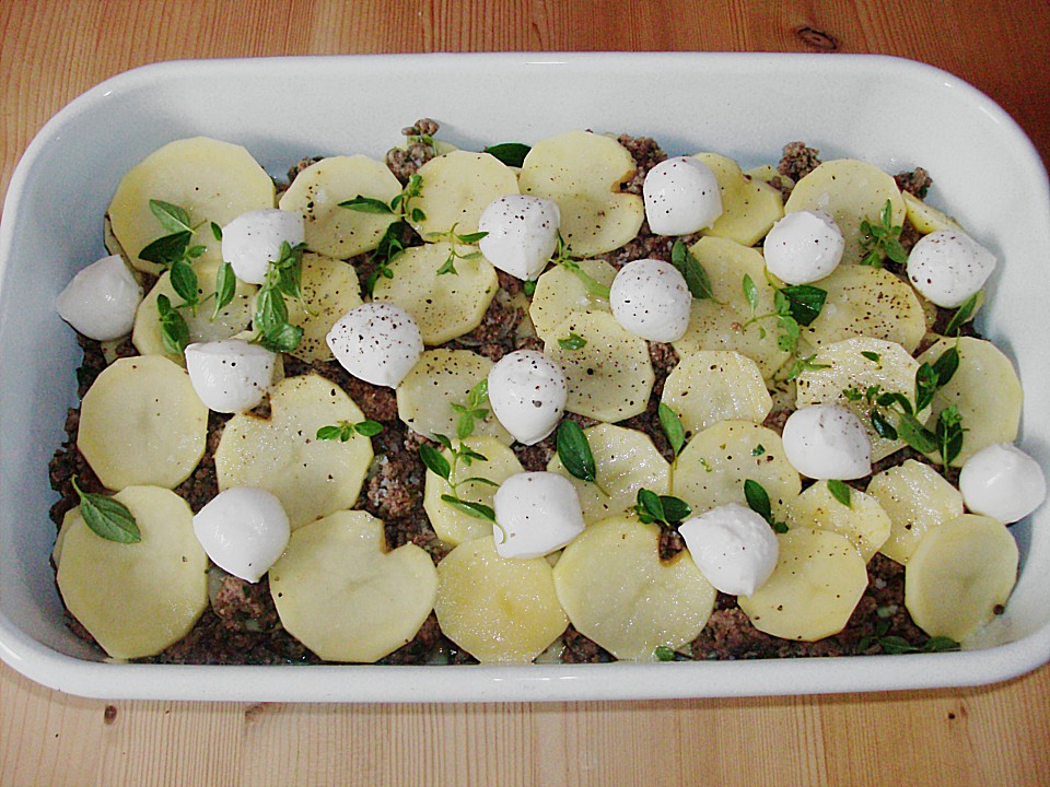 Kartoffel - Hackfleisch - Auflauf mit Mozzarella von bastelsuse ...