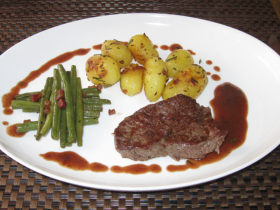 Rosmarinsahne Steak Mit Kartoffeln Und Bohnen — Rezepte Suchen