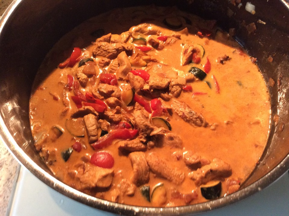 Paprika - Hähnchen - Geschnetzeltes mit Zucchini und Weißwein von ...