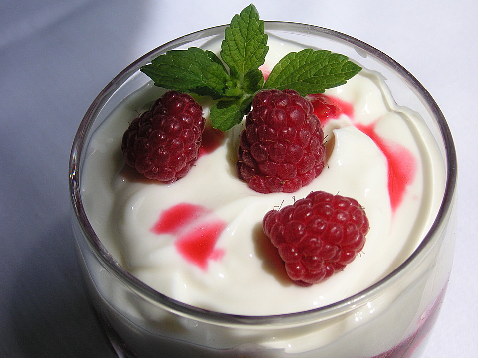 Mascarpone - Quarkcreme mit Himbeeren und Baiser von Koelkast | Chefkoch.de