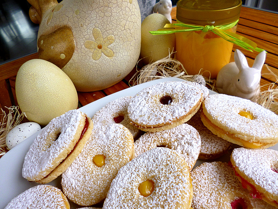 Roros mürbe Osterplätzchen - mit Lemon Curd und Brombeergelee von ...