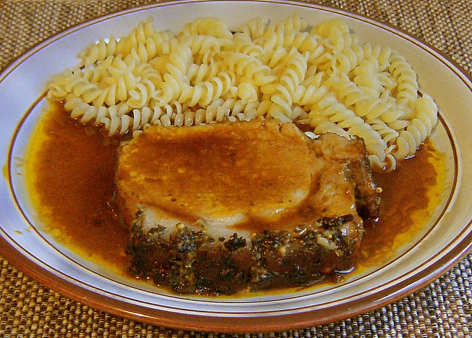 Schweinebraten mit Bärlauch - Senf - Kruste von Maitre-de-la-maison ...