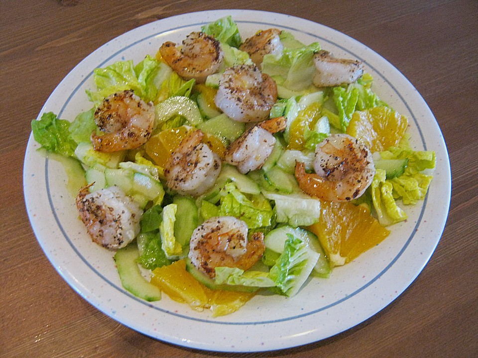 Orangen - Gurken - Salat mit gebratenen Garnelen von Cohal | Chefkoch.de