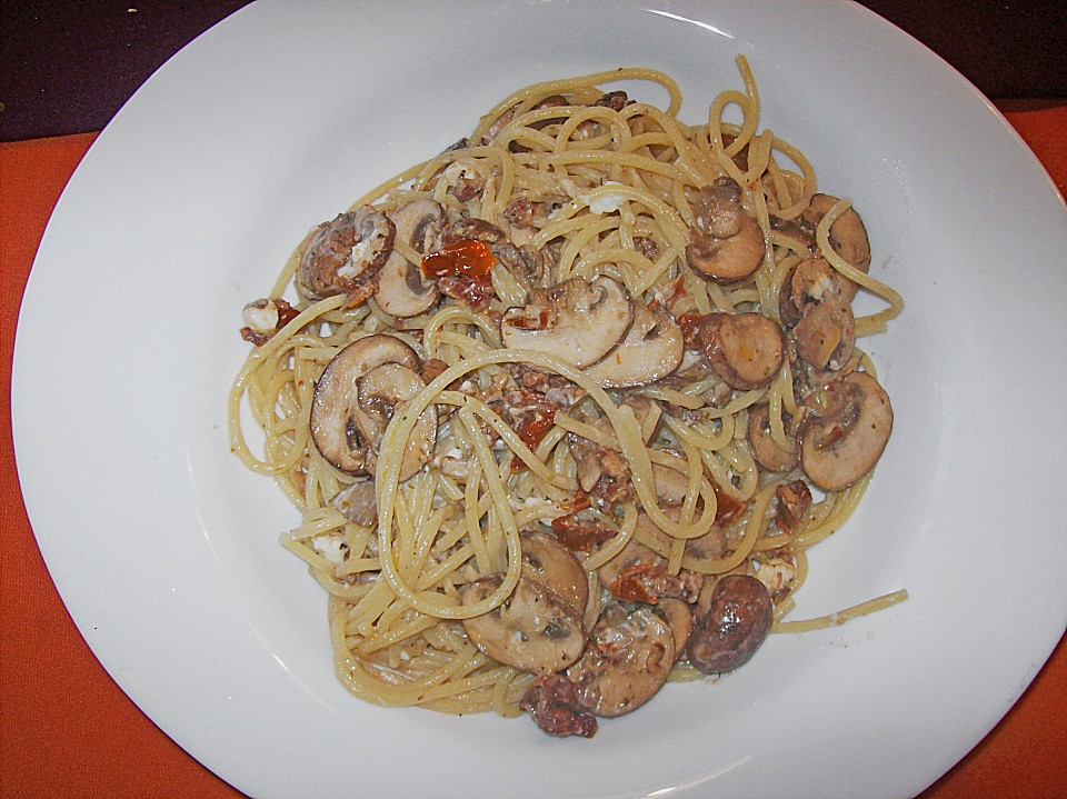 Spaghetti mit Champignons und Feta von pralinchen | Chefkoch.de