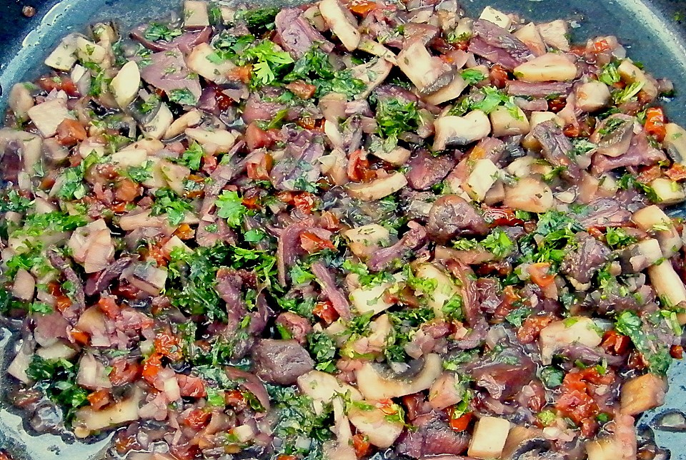 Nudeln mit Steinpilzsoße und Lamm von pralinchen | Chefkoch.de