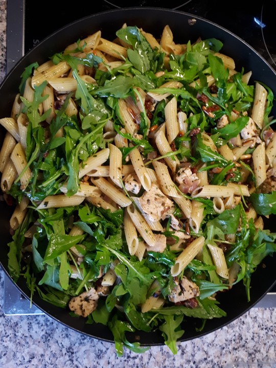 Penne mit Hähnchenbrust und Rucola von alaKatinka | Chefkoch.de