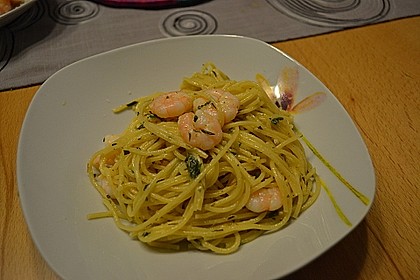 Zitronenspaghetti mit Kräutergarnelen 21