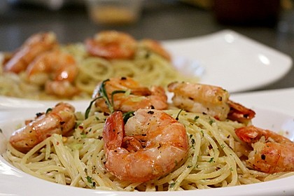 Zitronenspaghetti mit Kräutergarnelen 8