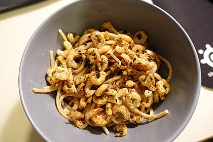 Zitronenspaghetti mit Kräutergarnelen 35