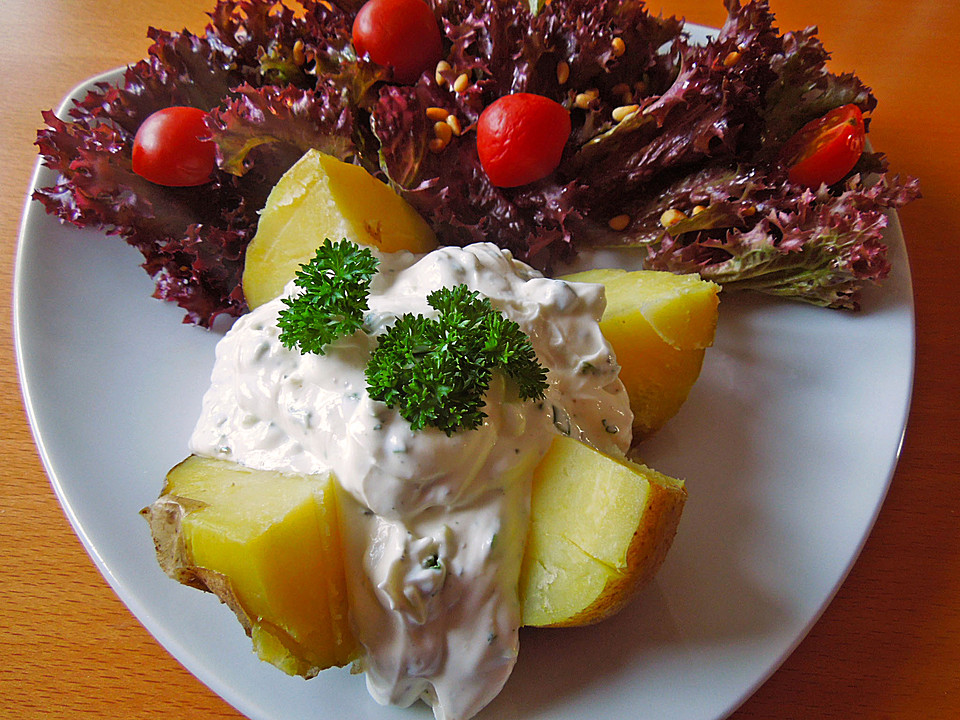 Folienkartoffeln mit Kräuterquark und Salat von Veracruz9 | Chefkoch.de