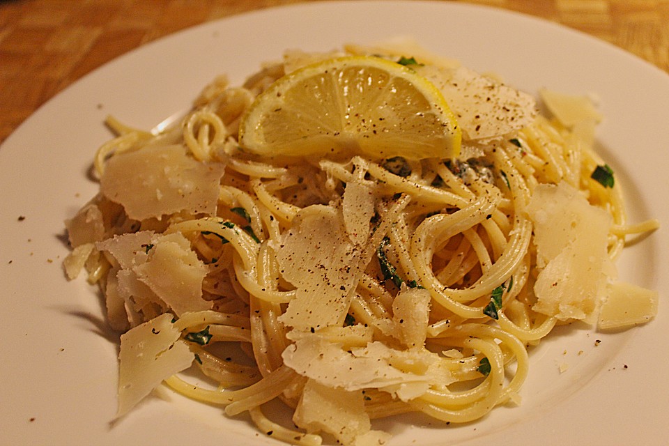 Spaghetti mit Zitronensoße von pralinchen | Chefkoch.de