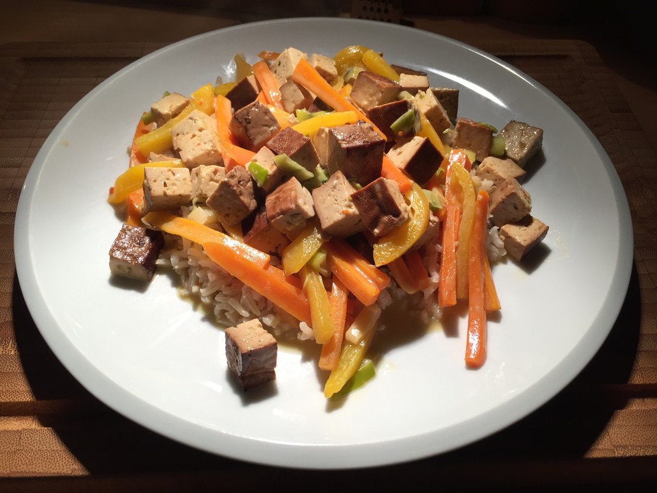 Tofu-Gemüse Pfanne mit Kokosmilch von machal | Chefkoch.de Tofu-Gemüse Pfanne mit Kokosmilch von machal | Chefkoch.de