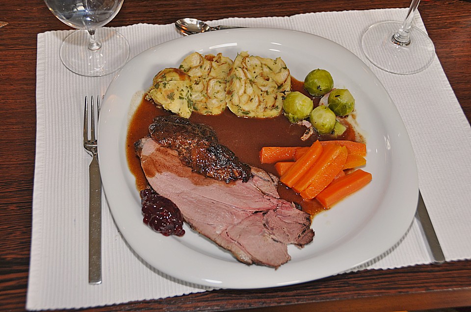Wildschweinkeule mit Ingwer - Honig - Kruste von Nearlyheadlessnick ...