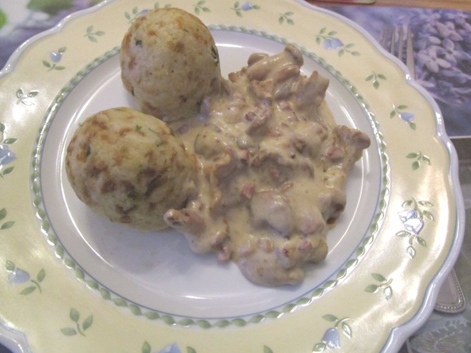 Pilzragout mit Semmelknödel von DannyB | Chefkoch.de