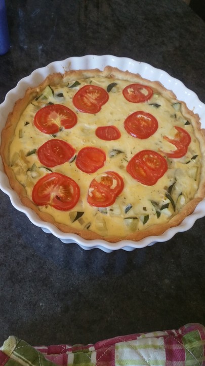 Gemüsekuchen mit Kirschtomaten und Zucchini von Wiktorija | Chefkoch.de