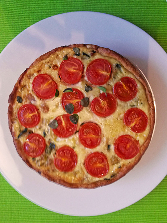 Gemüsekuchen mit Kirschtomaten und Zucchini von Wiktorija | Chefkoch.de