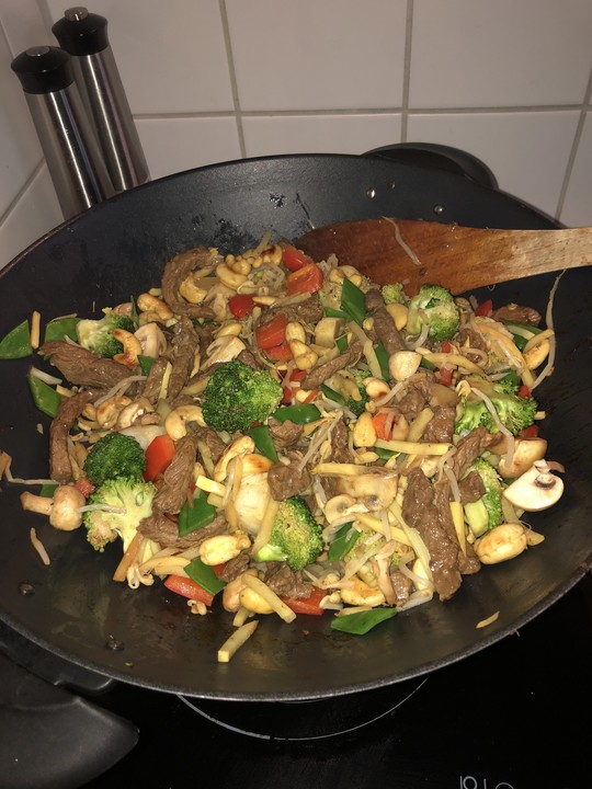 Chinesisches Rindfleisch mit Brokkoli von Teddy01969 | Chefkoch.de Chinesisches Rindfleisch mit Brokkoli von Teddy01969 | Chefkoch.de