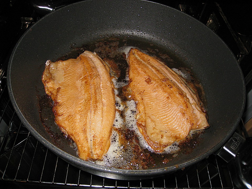 Lachsforellenfilet mit einer Dill-Kresse Soße von Robert_3 | Chefkoch.de