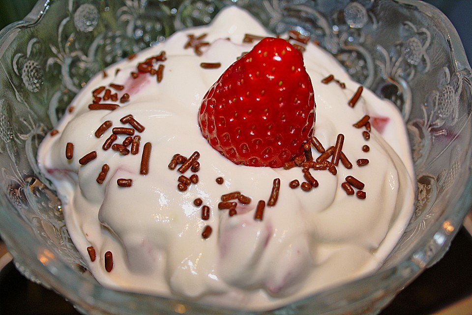 Joghurt-Quark Creme mit Erdbeeren von Kochfee_s | Chefkoch.de