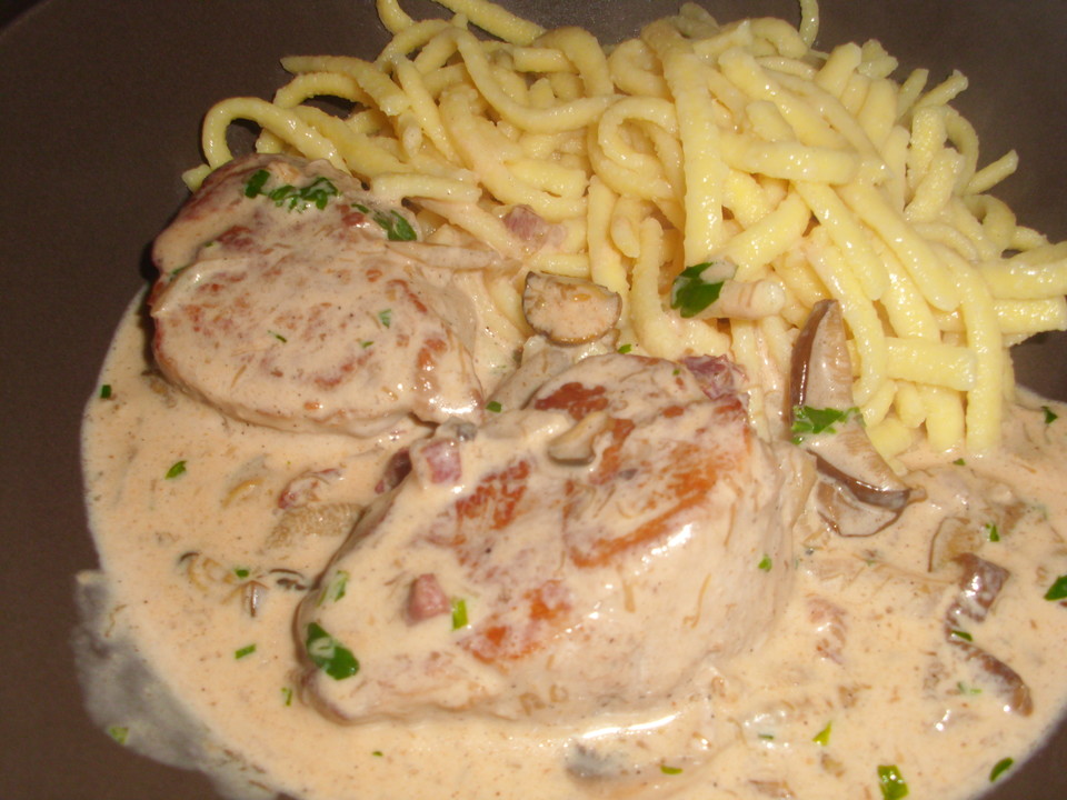 Schweinefilet mit Pilzrahmsoße von Teddy01969 | Chefkoch.de