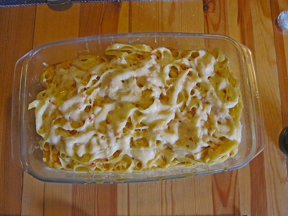 Nudelauflauf mit Pesto-Sahnesoße von JuuuLch3n | Chefkoch.de