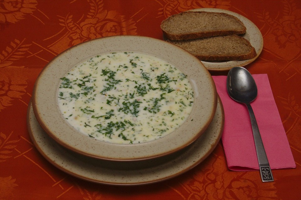 Kalte bulgarische Joghurtsuppe von kaliorexi | Chefkoch.de