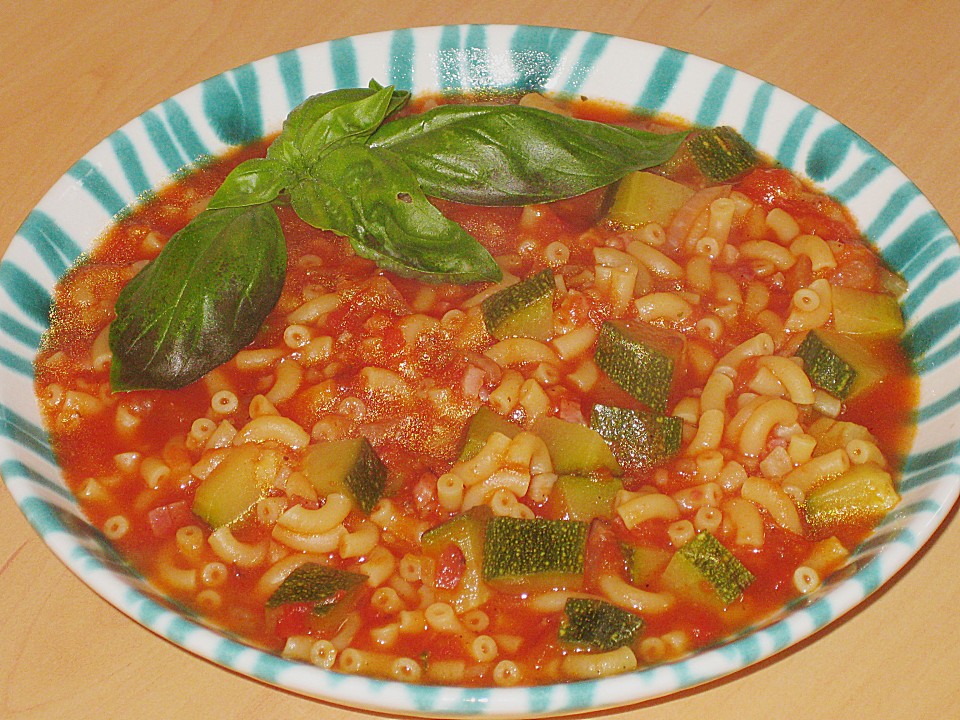 Tomaten Nudelsuppe Mit Zucchini Von Rocky73 Chefkoch De