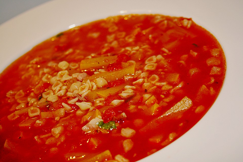 Tomaten Nudelsuppe Mit Zucchini Von Rocky73 Chefkoch De