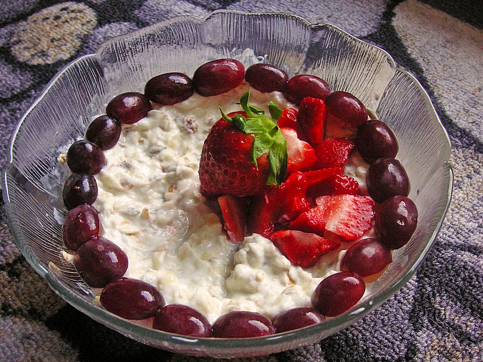 Müsli mit Joghurt und Früchten von ZwergTomate | Chefkoch.de