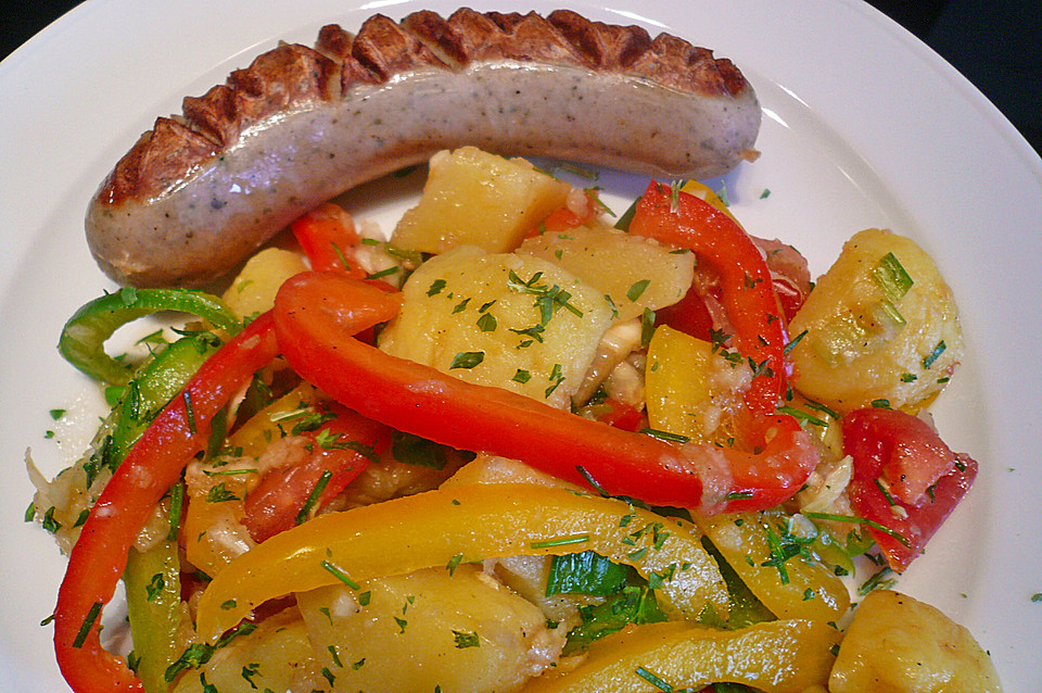 Bratwurst Mit Buntem Salat Von Opakochtgut Chefkoch De