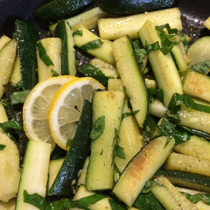 Zucchini mit Honig, Zitrone und Minze von twaddle | Chefkoch.de