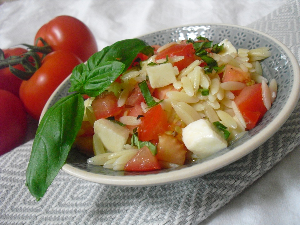 Kritharaki Salat mit Tomaten und Mozzarella von allya | Chefkoch.de