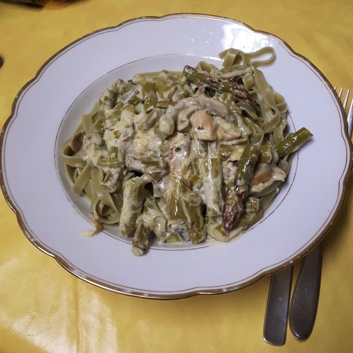 Grüne Nudeln mit Champignons und Spargel von Lisi_Linguini | Chefkoch.de