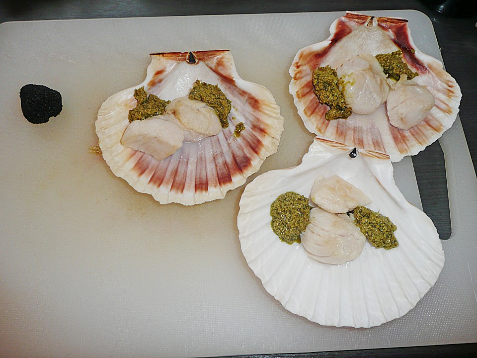 Jakobsmuschel an Bärlauchpesto mit Trüffel und Parmesan von ...